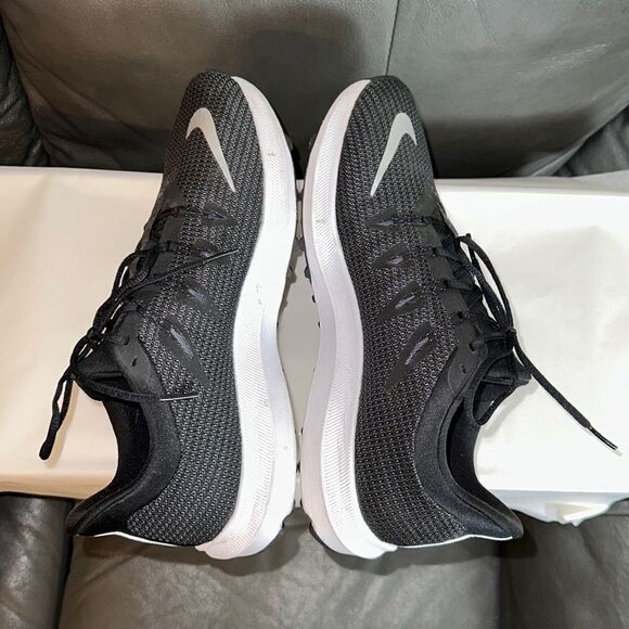 NIKE 9.5 Quest Slip Resistant Black Tan Knit Blue White Running Sneakers - Picture 9 of 15